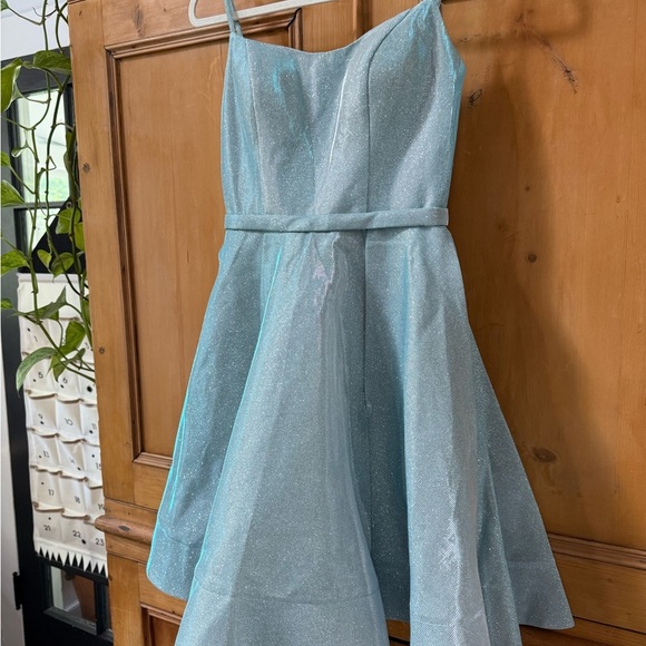 IEENA FOR MAC DUGGAL blue shimmer mini party dress - Picture 3 of 14